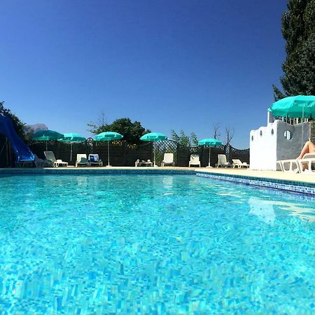 Camping Les Grillons Embrun Bagian luar foto